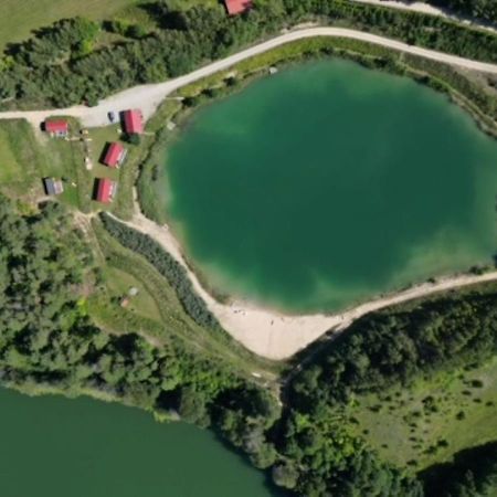 Miedzy Wodami - Domki Na Mazurach Mikołajki Bagian luar foto