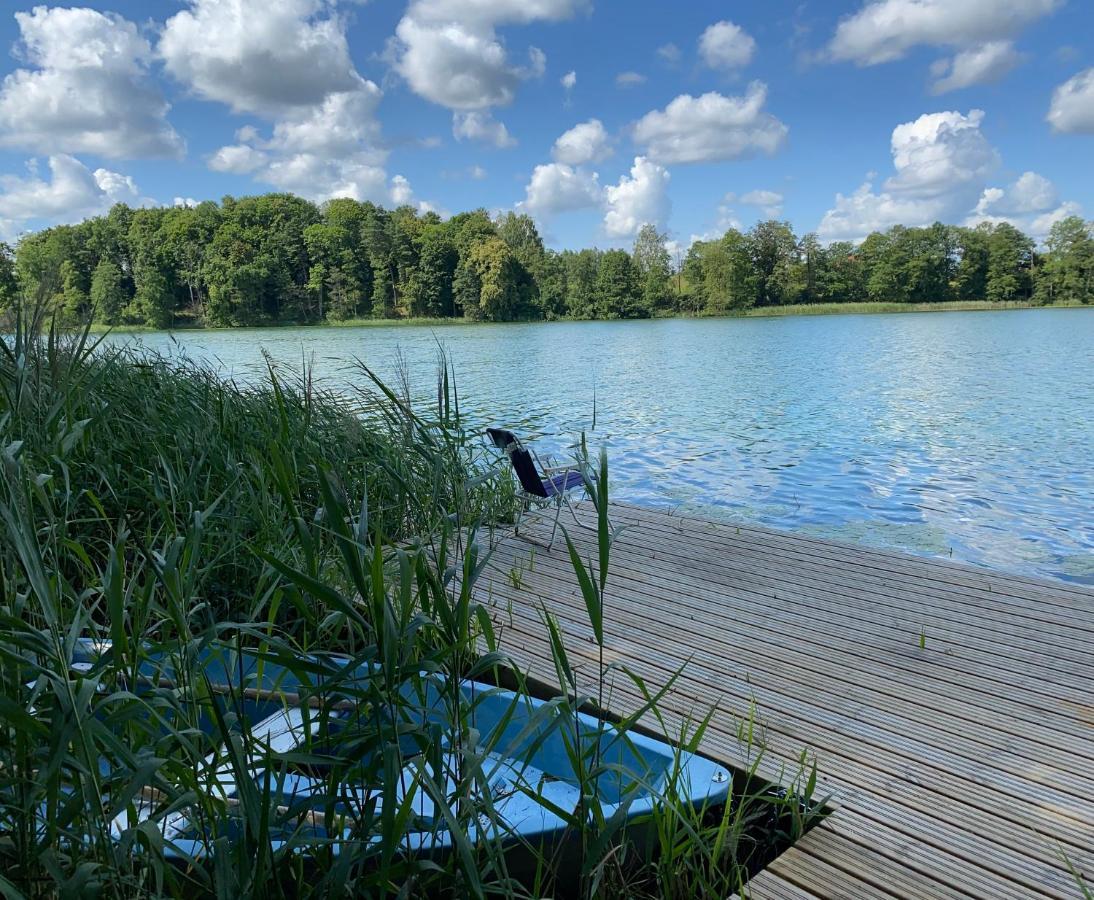 Miedzy Wodami - Domki Na Mazurach Mikołajki Bagian luar foto
