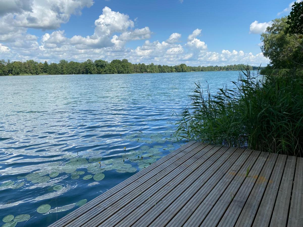 Miedzy Wodami - Domki Na Mazurach Mikołajki Bagian luar foto