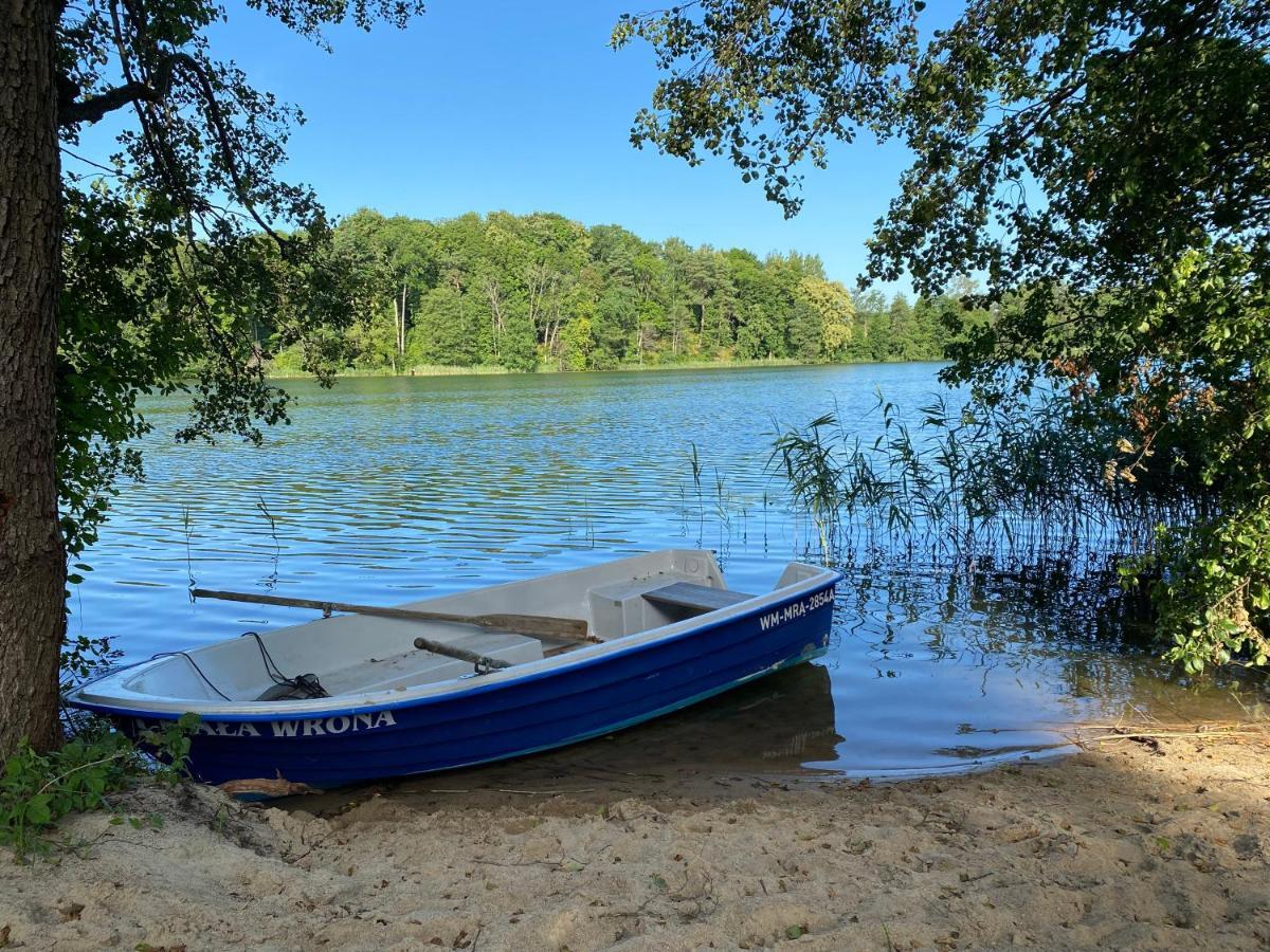 Miedzy Wodami - Domki Na Mazurach Mikołajki Bagian luar foto